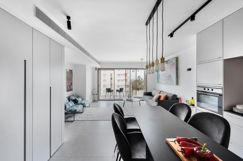 Yefet - By Beach Apartments Tlv Tel Aviv Exteriör bild