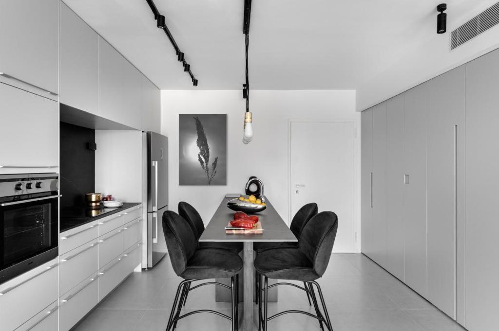 Yefet - By Beach Apartments Tlv Tel Aviv Exteriör bild