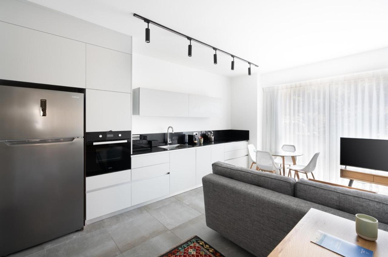 Yefet - By Beach Apartments Tlv Tel Aviv Exteriör bild